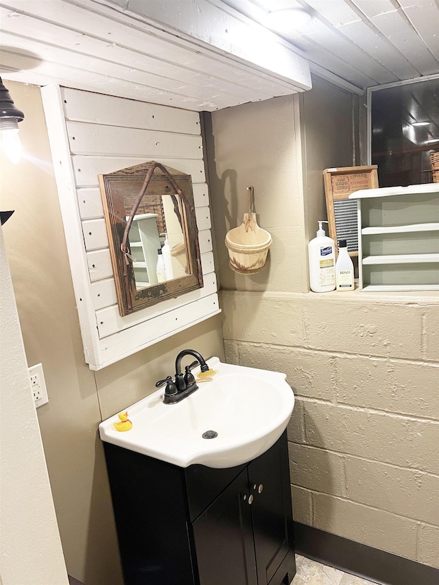 510 E Earle St, Landrum, SC 29356 - bathroom with vanity