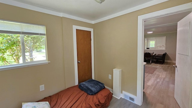 311 Hart St, Union, SC 29379 - entrance foyer with wood finished floors and baseboards