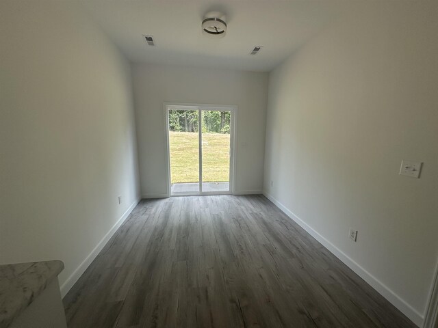 535 Avon Dr, Spartanburg, SC 29303 - photo 4
