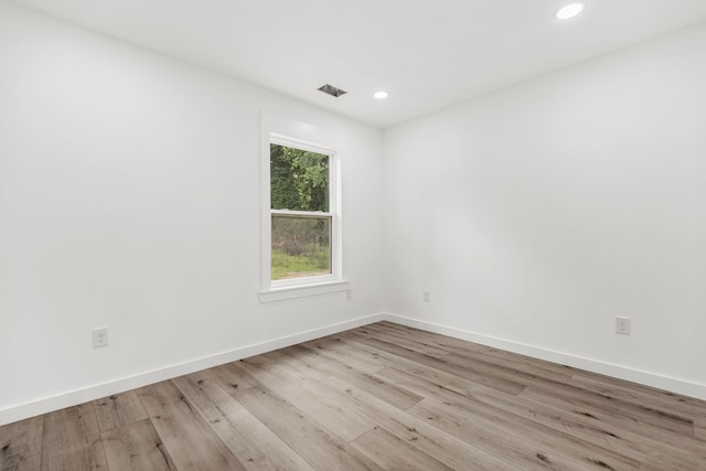 139 Carolina Ave, Spartanburg, SC 29306 - unfurnished room with wood finished floors and recessed lighting