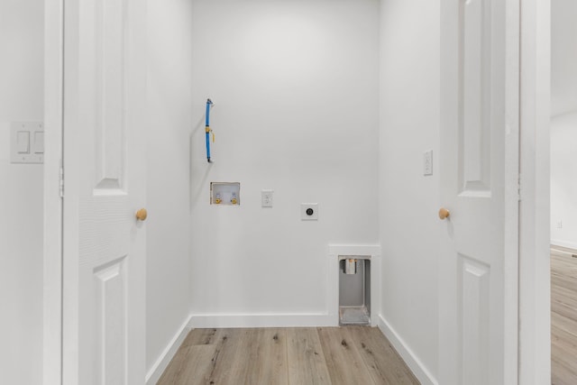 139 Carolina Ave, Spartanburg, SC 29306 - laundry room featuring washer hookup, hookup for an electric dryer, and light wood finished floors