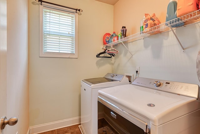 202 Buxton Ct, Easley, SC 29642 - laundry room featuring washing machine and dryer and baseboards