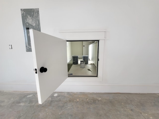 3963 Pennington Rd, Greer, SC 29651 - detailed view of concrete flooring
