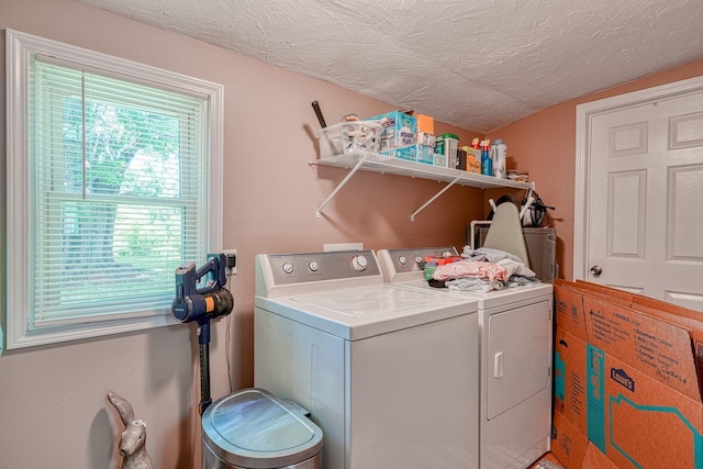 1762 New Cut Rd, Spartanburg, SC 29303 - laundry area with washer and dryer and a textured ceiling