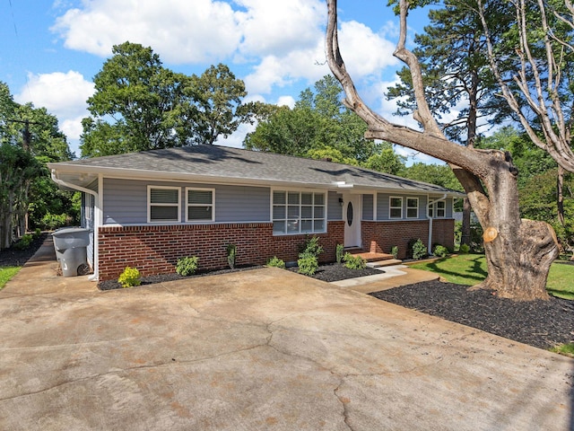344 Merideth Cir, Spartanburg, SC 29306 - photo 2