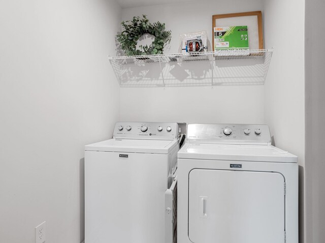 514 Olivia Springs Dr, Spartanburg, SC 29302 - washroom with washer and dryer