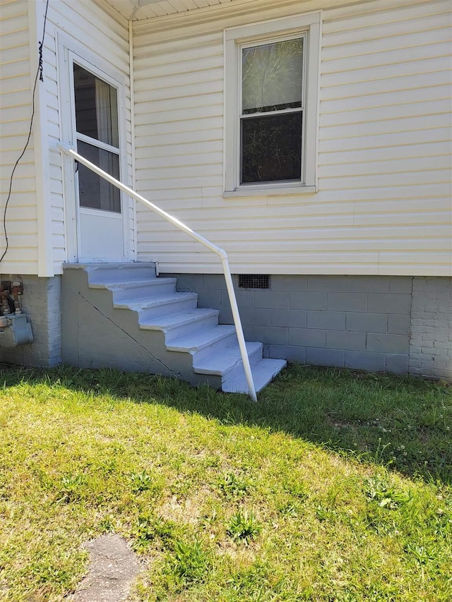 225 Limestone St, Pacolet, SC 29372 - entrance to property with crawl space and a yard