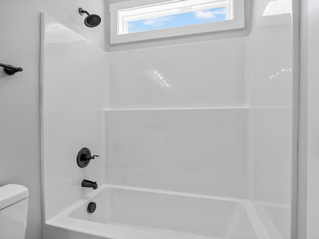 1328 Shoresbrook Rd, Spartanburg, SC 29301 - full bath with toilet and washtub / shower combination