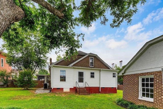 203 E S St, Union, SC 29379 - back of property featuring entry steps, a yard, and crawl space