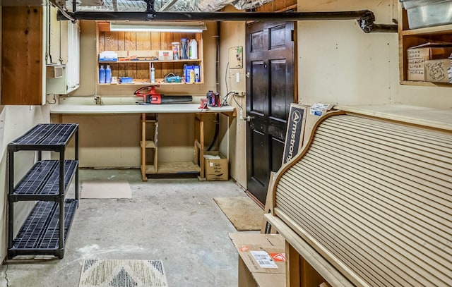 2250 Hickory Dr, Spartanburg, SC 29302 - kitchen with concrete floors
