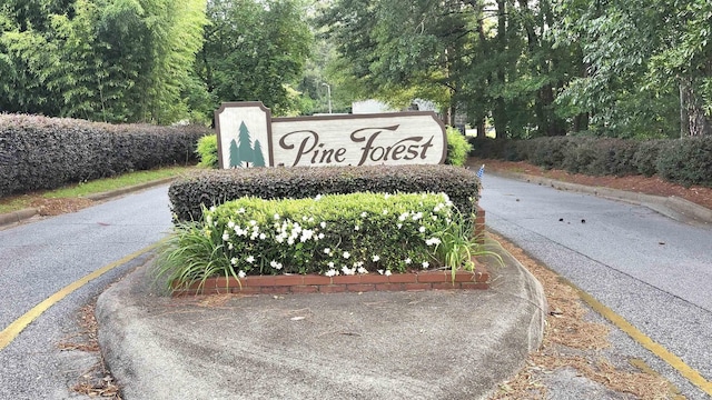 192 Wellesley Dr, Spartanburg, SC 29307 - view of community sign