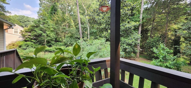 192 Wellesley Dr, Spartanburg, SC 29307 - balcony with a view of trees