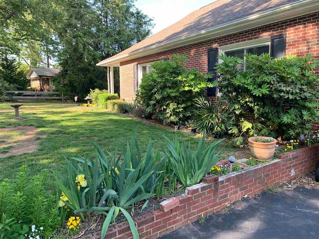 107 S Poplar Ave, Landrum, SC 29356 - view of green lawn