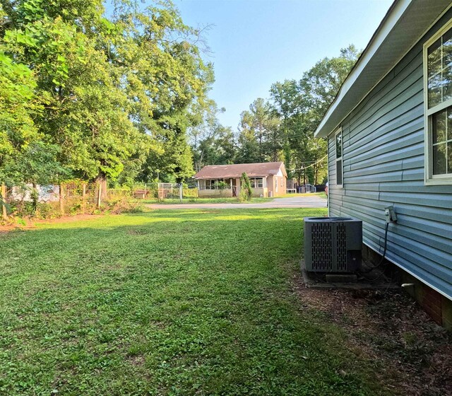 105 Anderson St, Spartanburg, SC 29301 - view of green lawn