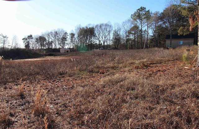 120 Half Moon Rd, Wellford, SC 29385