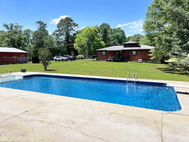 355 Blue Ridge Rd, Campobello, SC 29322 - outdoor pool featuring a yard, a diving board, and view of scattered trees