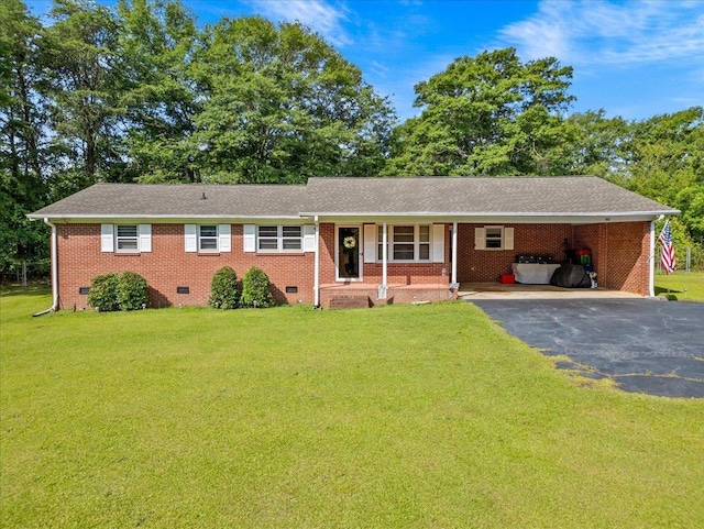 195 Seigle Dr, Inman, SC 29349 - ranch-style house with driveway, crawl space, a front lawn, and an attached carport