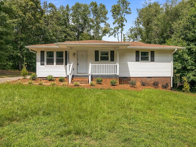 126 Loblolly Dr, Wellford, SC 29385 - view of front of home featuring crawl space, covered porch, and a front lawn