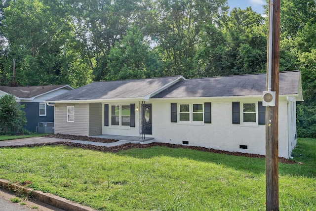 177 Lincoln Dr, Spartanburg, SC 29306 - ranch-style house with crawl space, brick siding, a front lawn, a porch, and roof with shingles