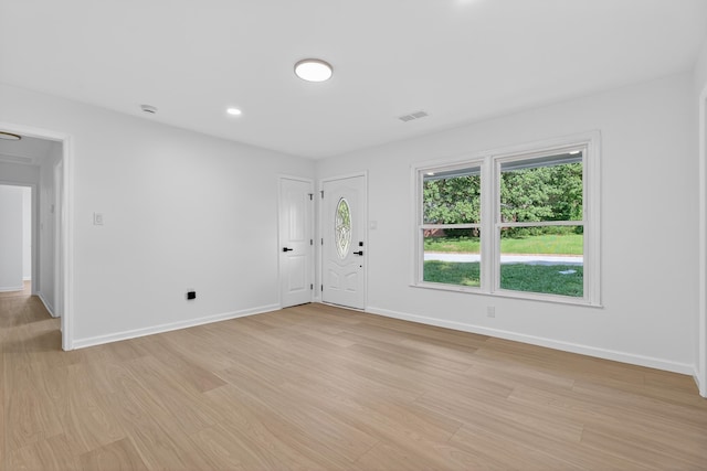 177 Lincoln Dr, Spartanburg, SC 29306 - spare room with light wood-style flooring and recessed lighting