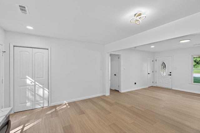 177 Lincoln Dr, Spartanburg, SC 29306 - foyer featuring light wood finished floors and recessed lighting