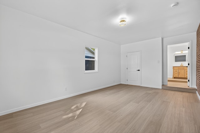 177 Lincoln Dr, Spartanburg, SC 29306 - spare room featuring light wood finished floors and a smoke detector