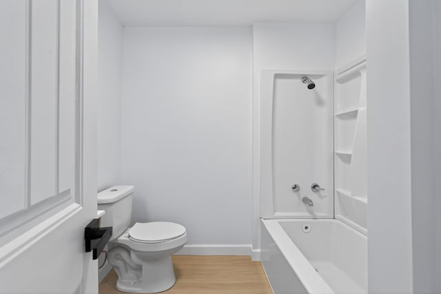 177 Lincoln Dr, Spartanburg, SC 29306 - bathroom featuring wood finished floors and tub / shower combination