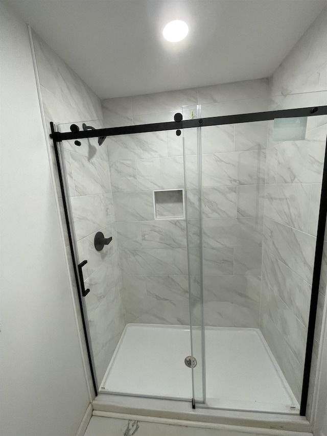 631 S Center St, Spartanburg, SC 29301 - bathroom with a stall shower