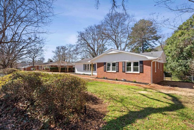 306 Fernwood Dr, Spartanburg, SC 29307 - back of house with brick siding