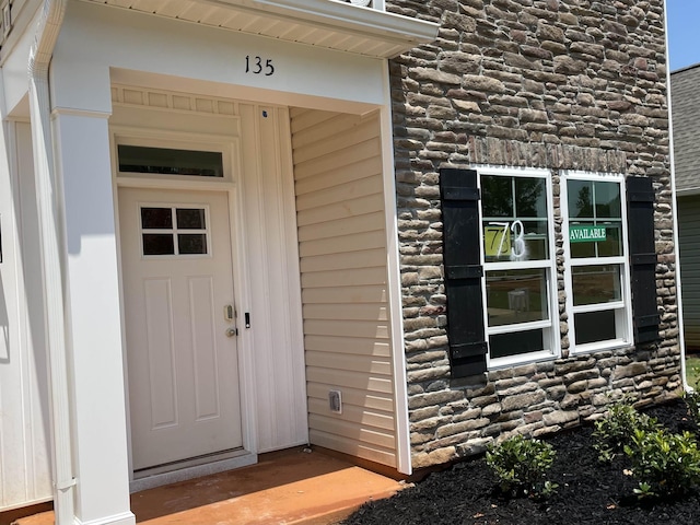 135 Hunter Ridge Dr, Boiling Springs, SC 29316 - doorway to property with stone siding