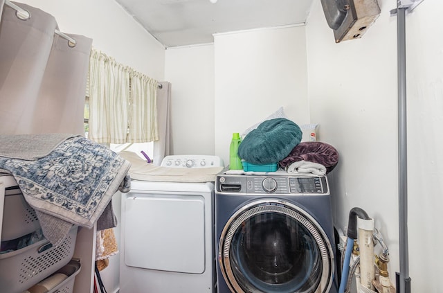 41 Chestnut St, Startex, SC 29377 - laundry area featuring independent washer and dryer