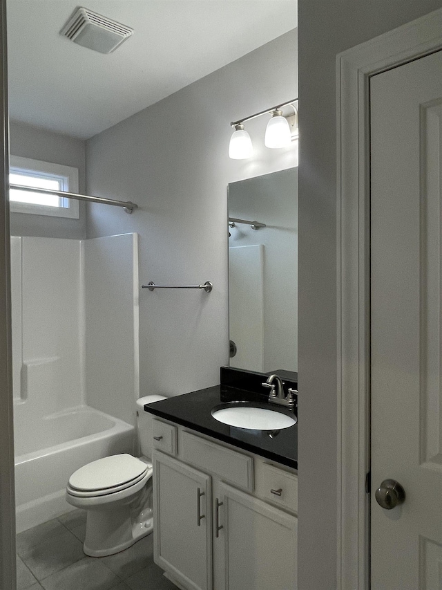499 Gorham Dr, Boiling Springs, SC 29316 - full bath featuring vanity, shower / washtub combination, and tile patterned flooring