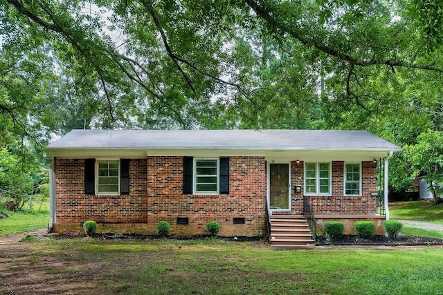 210 Catawba St, Union, SC 29379 - ranch-style home featuring a front lawn, crawl space, brick siding, and a porch