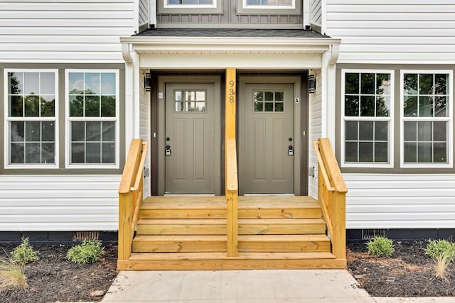 938 Logan St, Spartanburg, SC 29306 - property entrance featuring crawl space