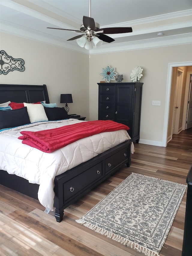 178 Ravines Ln, Spartanburg, SC 29301 - bedroom with crown molding, wood finished floors, and a ceiling fan