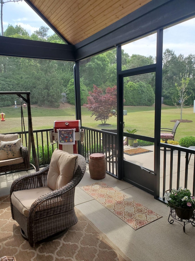 178 Ravines Ln, Spartanburg, SC 29301 - sunroom / solarium featuring vaulted ceiling