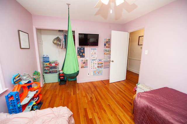 72 Casey Ln, Spartanburg, SC 29301 - bedroom with wood finished floors and a ceiling fan
