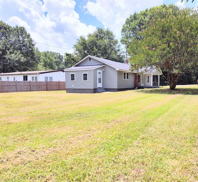 117 Sycamore St, Pacolet, SC 29372 - view of front of property featuring entry steps and crawl space