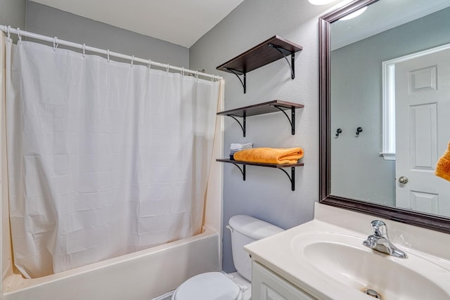286 Heatherbrook Dr, Lyman, SC 29365 - full bath featuring shower / bath combo and vanity