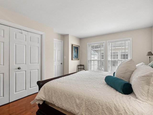 135 N Fairview Ave, Spartanburg, SC 29302 - bedroom with dark wood-type flooring and a closet