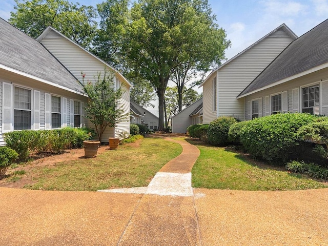 135 N Fairview Ave, Spartanburg, SC 29302 - view of grassy yard