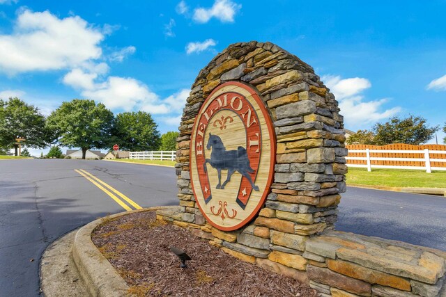 314 War Emblem Dr, Boiling Springs, SC 29316