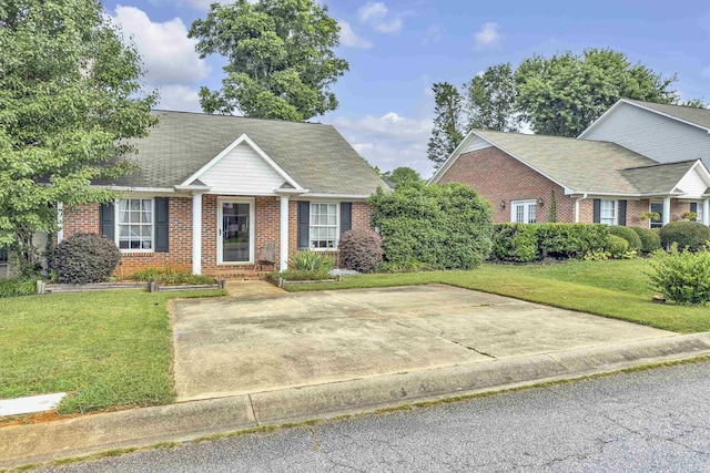 360 W Pointe Dr, Spartanburg, SC 29301 - single story home featuring brick siding and a front yard