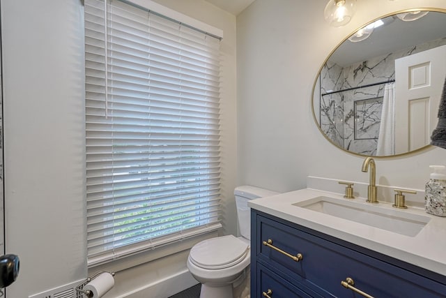 236 Heathwood Dr, Spartanburg, SC 29307 - full bath with vanity and a shower with curtain