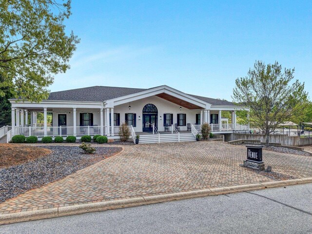 200 Lord Byron Ln, Travelers Rest, SC 29690