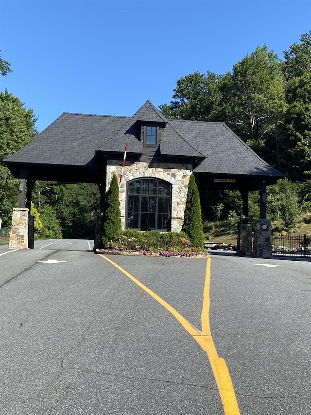 173 Stacked Rock Rd, Landrum, SC 29356