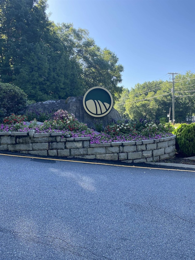 173 Stacked Rock Rd, Landrum, SC 29356