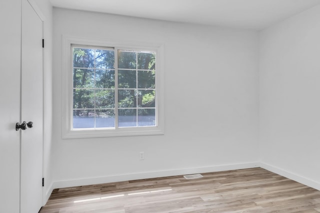 339 Crestview Dr, Spartanburg, SC 29306 - unfurnished room featuring plenty of natural light and light wood finished floors