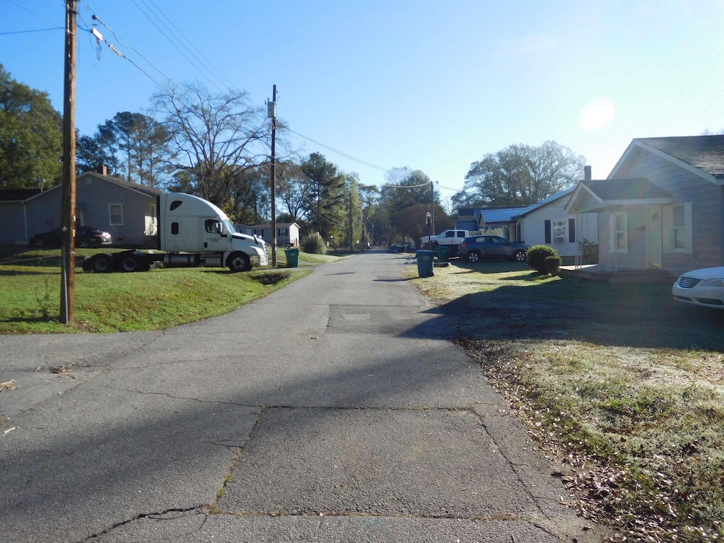 500 Holly St, Gaffney, SC 29340 - photo 2