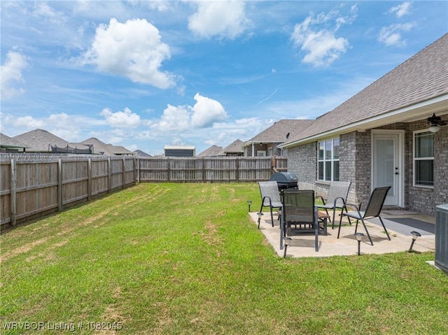 1138 Delta Dr, Van Buren, AR 72956 - fenced backyard with a patio area